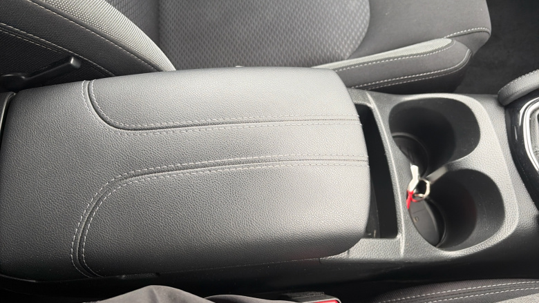 Nissan Qashqai 1.3 DiG-T N-Connecta 5dr Petrol Hatchback